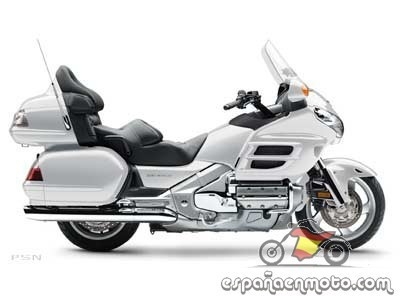 Hire honda goldwing #2